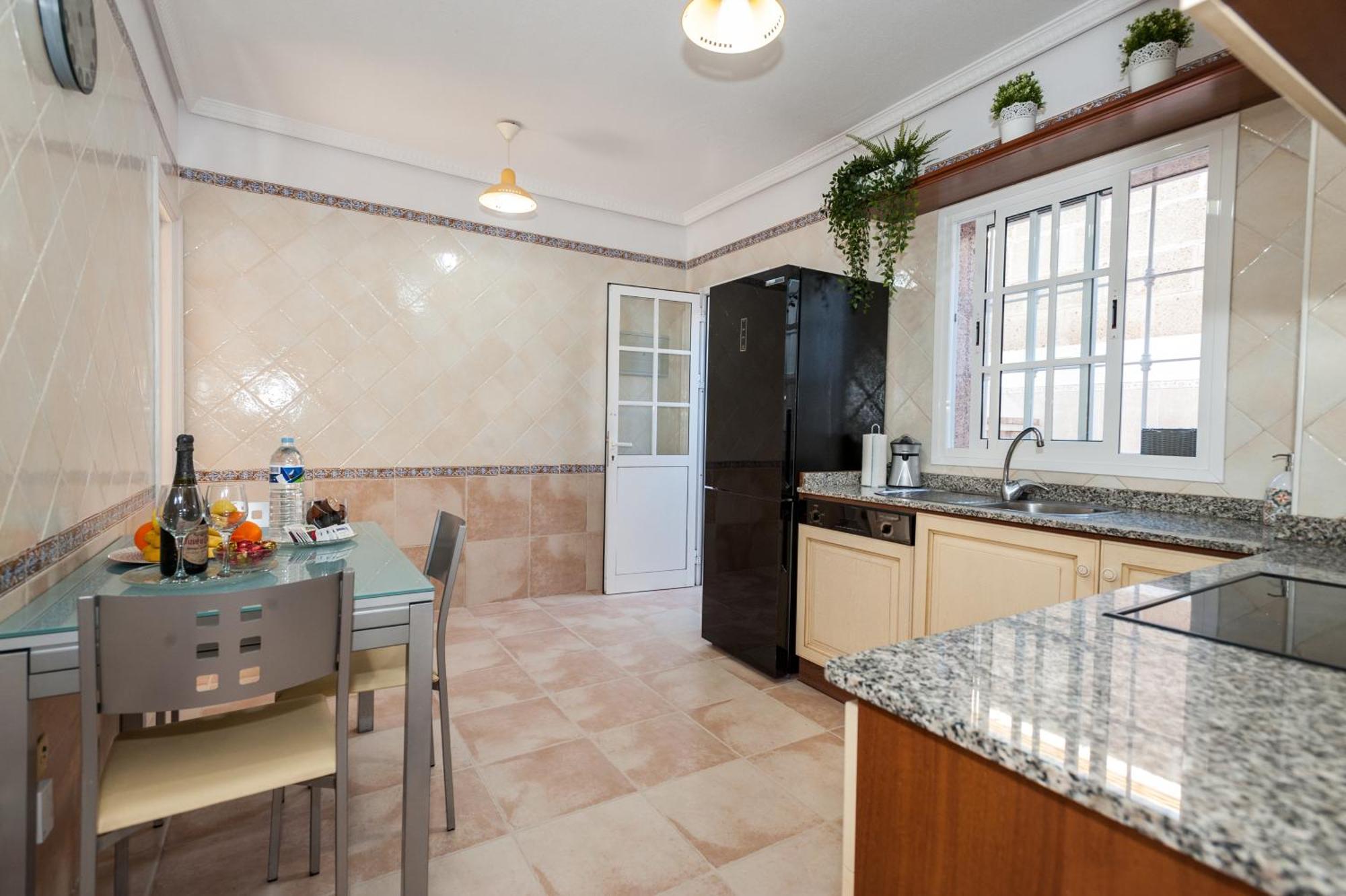 Villa Vanesa Luxury Private Villa With A Heated Pool, 4 Bedrooms And 4 Bathrooms Costa Adeje  Luaran gambar