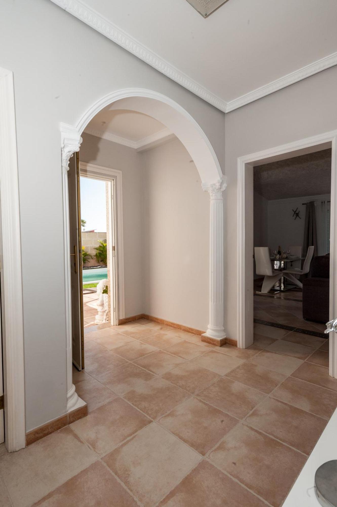 Villa Vanesa Luxury Private Villa With A Heated Pool, 4 Bedrooms And 4 Bathrooms Costa Adeje  Luaran gambar