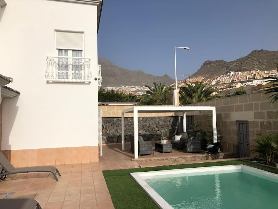 Villa Vanesa Luxury Private Villa With A Heated Pool, 4 Bedrooms And 4 Bathrooms Costa Adeje  Luaran gambar
